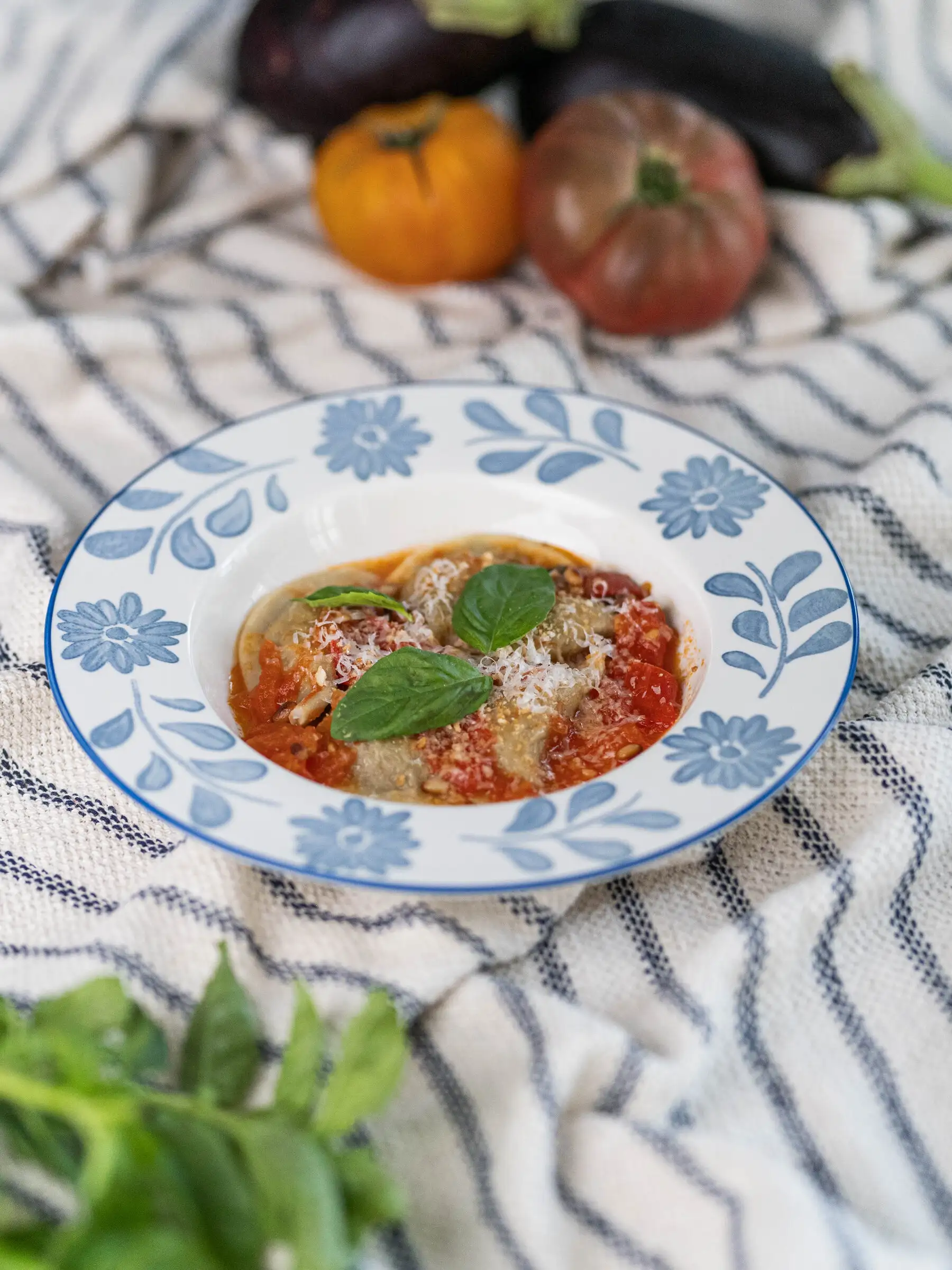 Assiette de plat préparée lors d’un repas à domicile à Marseille
