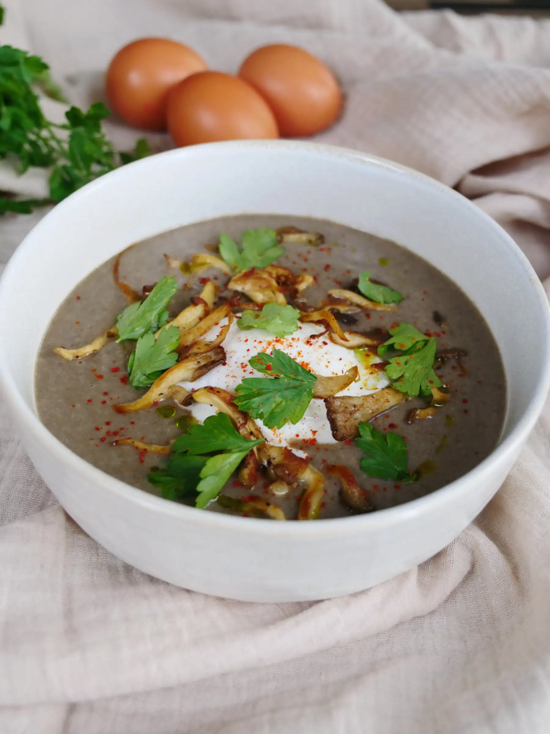 Velouté de champignons et herbes fraîches